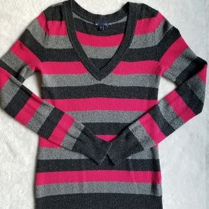 GAP Incredibly Soft Striped V-Neck Sweater, XS/S